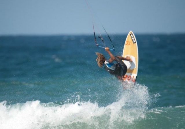  Kitesurfing Brittany 